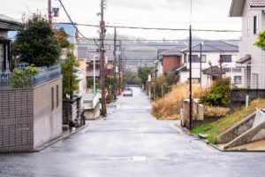 雨上がりの住宅街