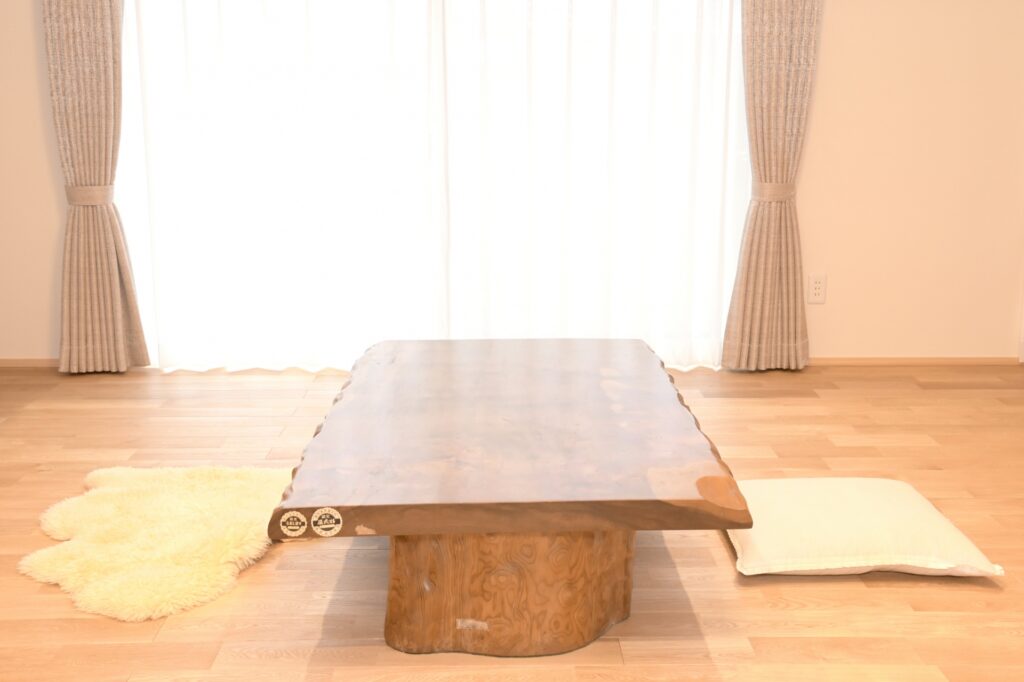 屋久杉の座卓と家具